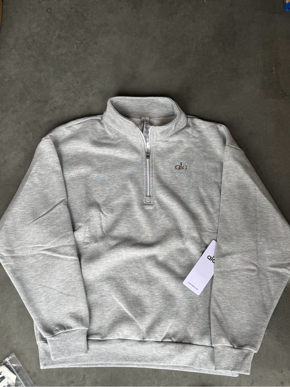 ALO Yoga Men's Heather Gray Quarter-Zip Sweatshirt